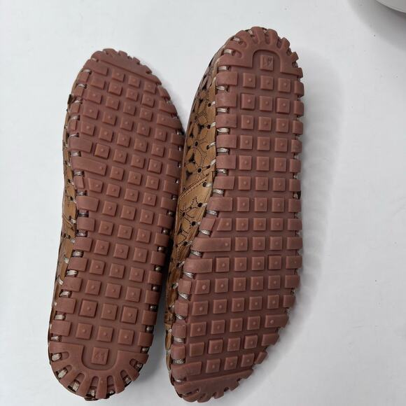 Spring Step Flowerflow Slip on Laser Cut Flat Light Brown Women 10.5 NWOB - Picture 8 of 9